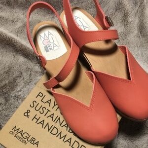 Maguba Clogs